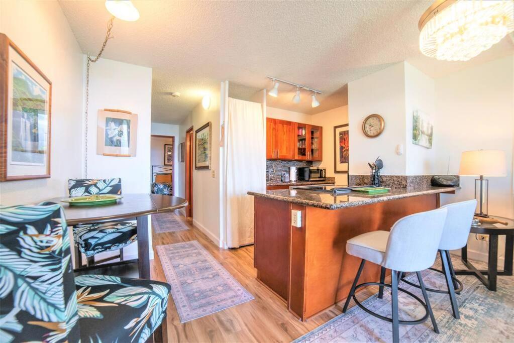 Stunning Maui Direct Ocean Front On The Beach, Walk To Beach From Condo, Watch Turtles, Whales, Ac In All Rooms Ocean View Pool And Spa Wailuku Dış mekan fotoğraf